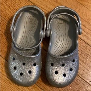 Girls crocs